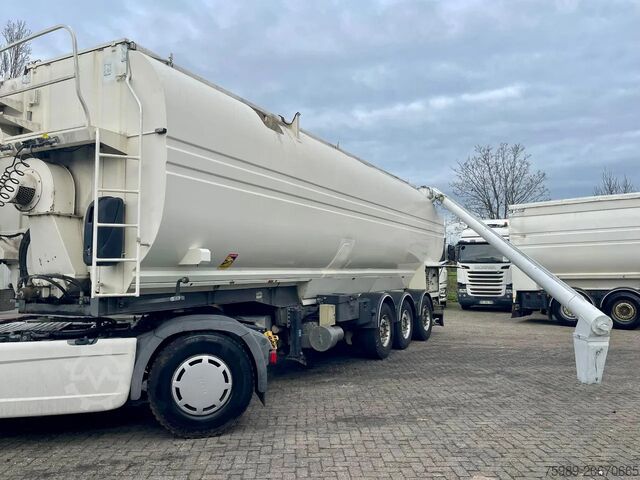 Silo Desot TSCI  AUGER, HATZ diesel, SAF AXLES