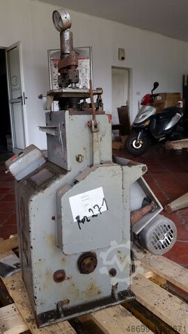 Press Yoshizuka PC-05