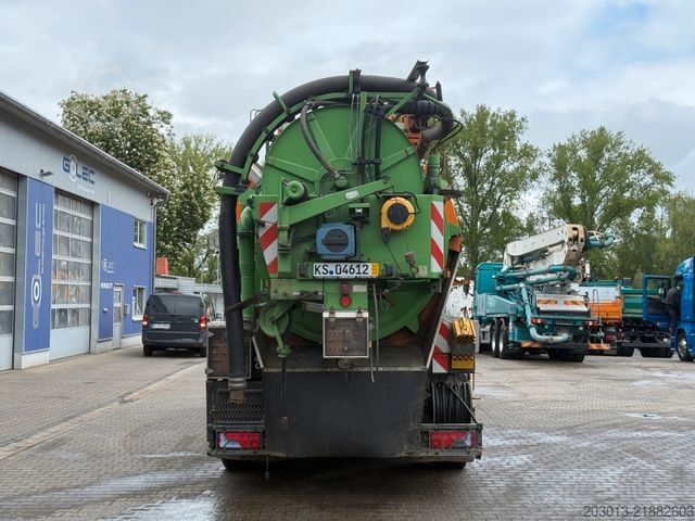 Vacuum tank truck MAN TGS 28.440 6x2-4 BL Kanalreiniger Kombi MÜLLER