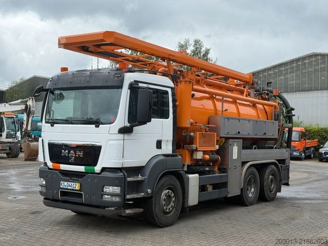 Vacuum tank truck MAN TGS 28.440 6x2-4 BL Kanalreiniger Kombi MÜLLER
