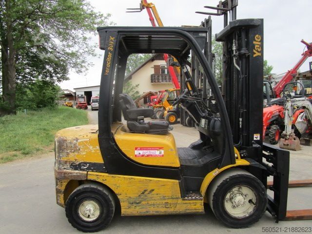 Diesel Forklift Yale 3T - Triplex-Freihub 4,9m + ZINKENVERSTELLER