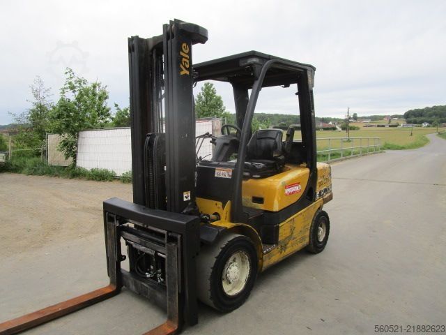 Diesel Forklift Yale 3T - Triplex-Freihub 4,9m + ZINKENVERSTELLER