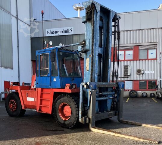 Heavy Forklift - Diesel Kalmar DC20-1200