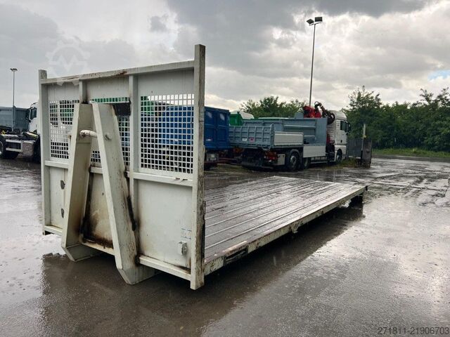 Roll-off container  CONTAINER SCARRABILE A PIANALE SENZA SPONDE
