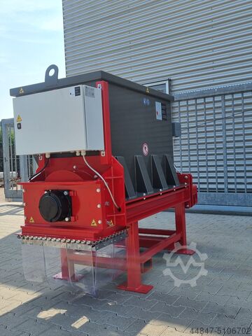 Pre shredder Woodshredder Palletbreaker LUMAGO  D.S.C. Dutch Shredder Company PYTHON 1600
