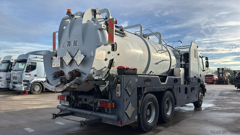 Saugfahrzeug Renault Kerax 370 (10970L / CAMION FRANCAIS / VIDANGEUR...
