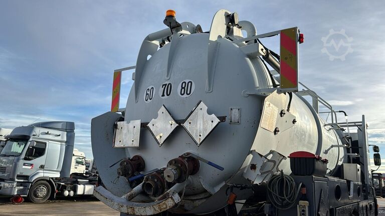 Saugfahrzeug Renault Kerax 370 (10970L / CAMION FRANCAIS / VIDANGEUR...