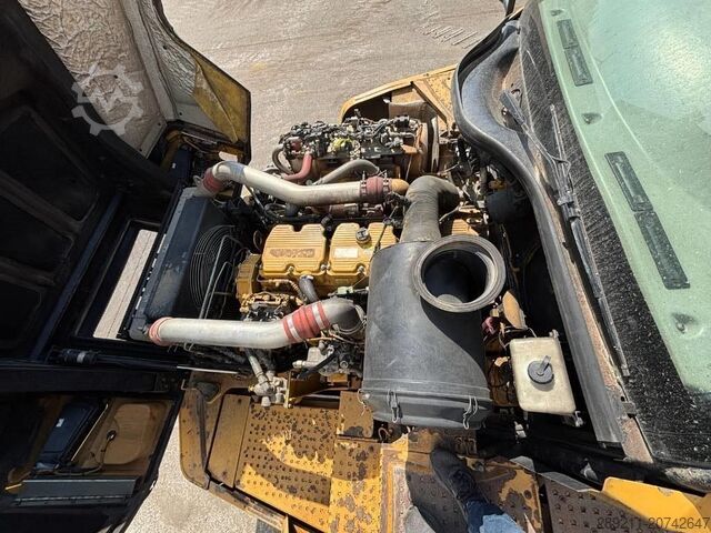 Muldenfahrzeug Caterpillar 745 C