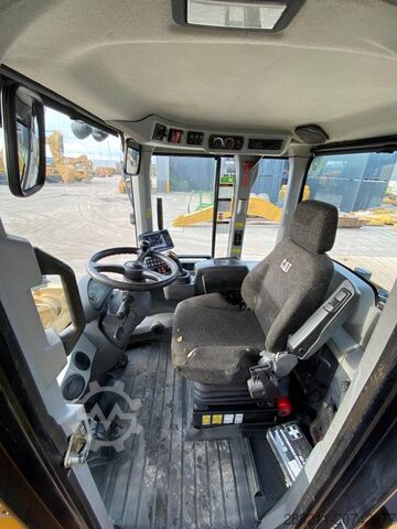 Radlader CAT 938 M (Bucket + Forks)