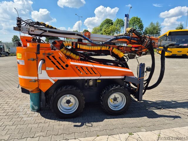Rock drill Sandvik Tamrock Commando 120R 4X4