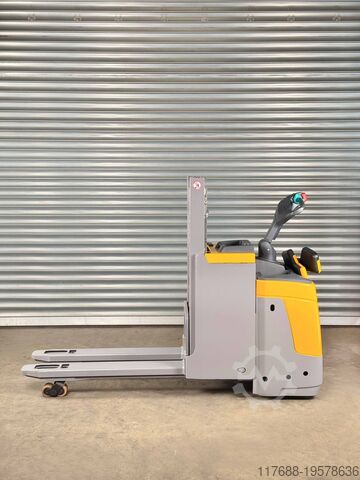 High lift truck driver Jungheinrich ERD 220 - Service Neu - Batterie 81% - 2,01m Hub - 2t