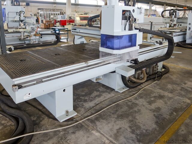 Bearbeitungszentrum mit Nestingtisch WEEKE VANTAGE 24 L