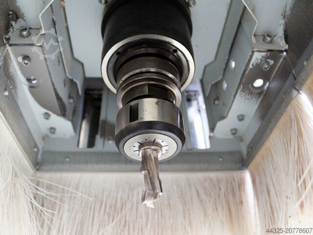 Bearbeitungszentrum mit Nestingtisch WEEKE VANTAGE 24 L