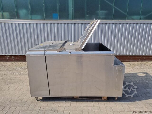Stainless steel container with insulation  10696