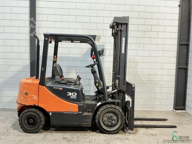 Gabelstapler Doosan D30S-5