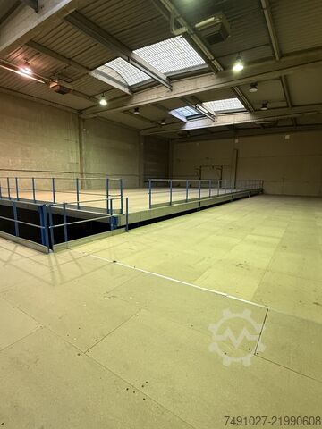 Mezzanine of 704 sqm ManOrga 