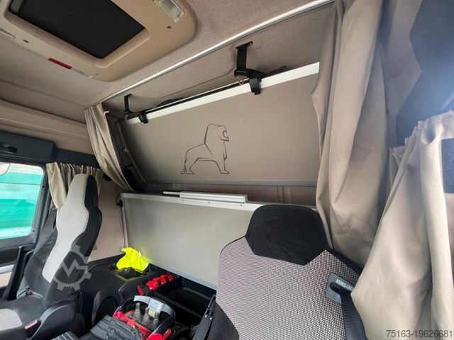 Truck mounted crane MAN TG-X 26.460 6x2-2 BL Pritsche Kran PK 24.001/Fun