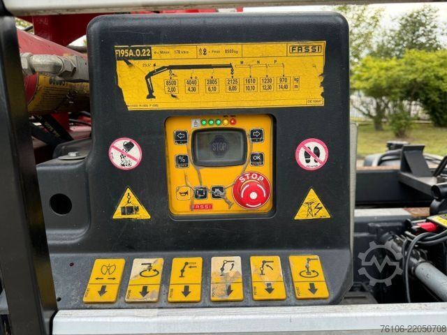 Truck mounted crane RENAULT Premium Lander 310.26 6x4 Kipper /Kran