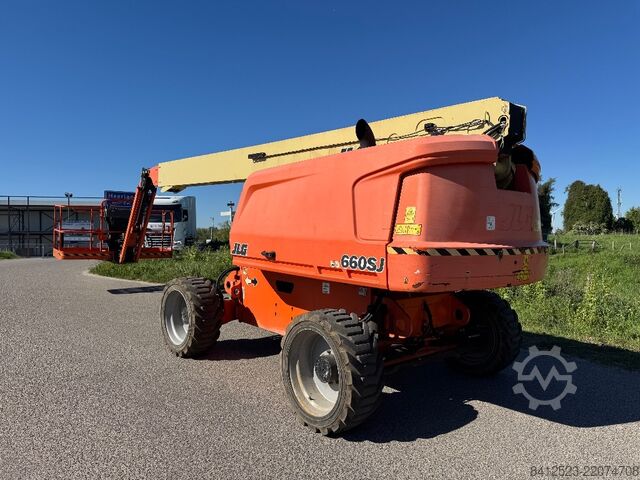 Telescopic boom lift JLG 660 SJ