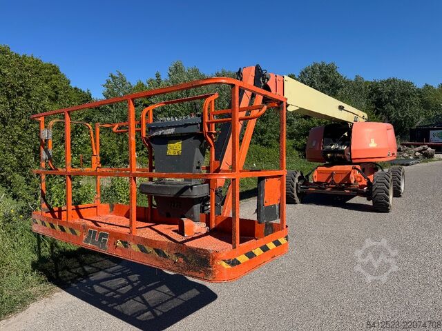 Telescopic boom lift JLG 660 SJ