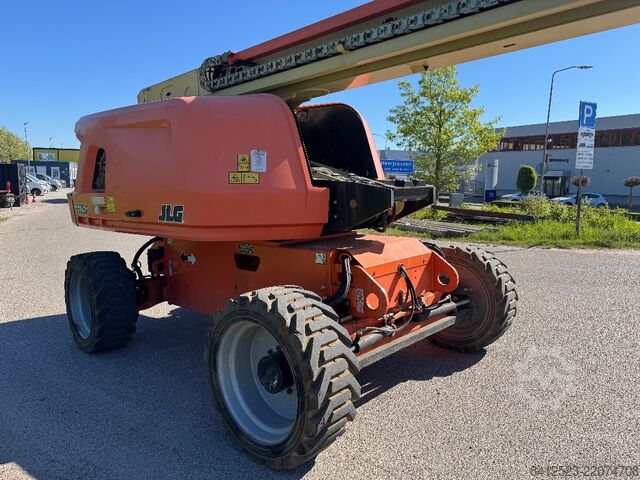 Telescopic boom lift JLG 660 SJ