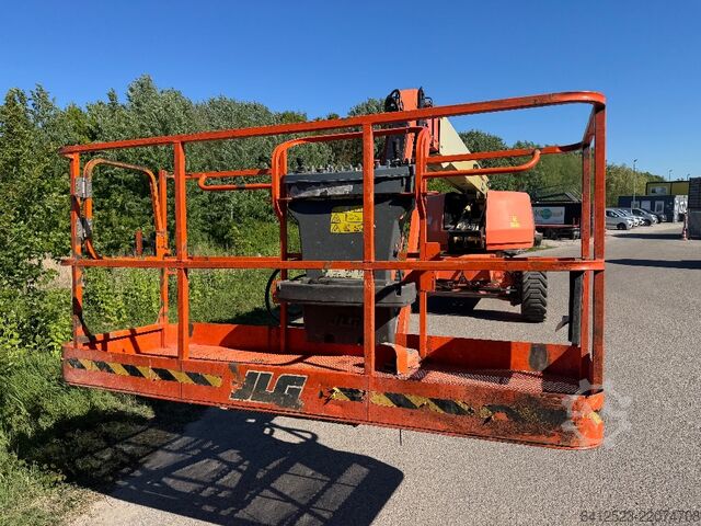 Telescopic boom lift JLG 660 SJ
