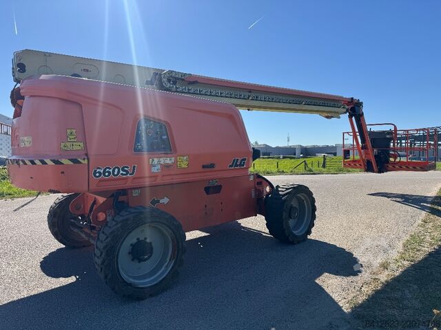 Telescopic boom lift JLG 660 SJ