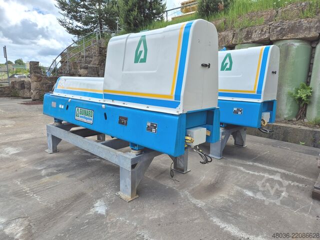 2 used decanters Guinard D4LC30BHP