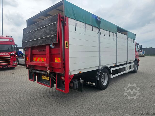 Cattle transport Volvo FM 300 4x2 - Livestock 1 deck - Euro 4 - I shift