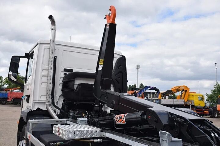 Hook arm system MAN TGM 18.320