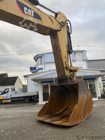 Crawler excavator Caterpillar 390FL ME