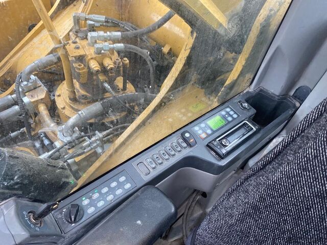 Crawler excavator Caterpillar 390FL ME