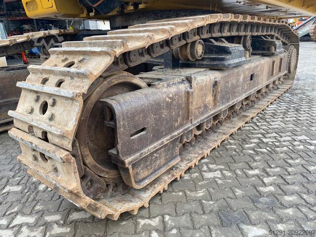 Crawler excavator Caterpillar 390FL ME