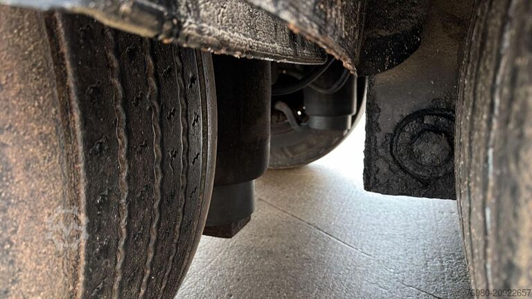 Flatbed Wielton PTS 34.100 (DRUM BRAKES / FREINS TAMBOURS)