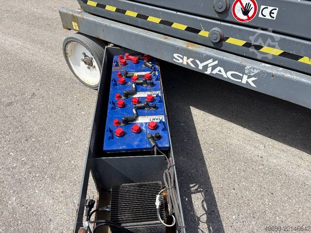 Scissor lift SkyJack SJ 4626 9,90m Scherenarbeitsbühne *Akku NEU*