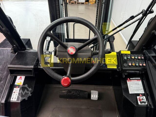 Rough terrain forklift Manitou M30-4