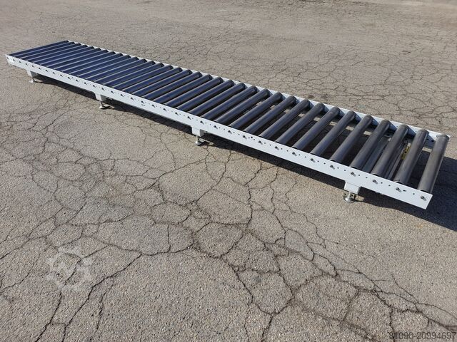 Powered roller conveyor 5200x920x300 mm, roller length L=900 mm  