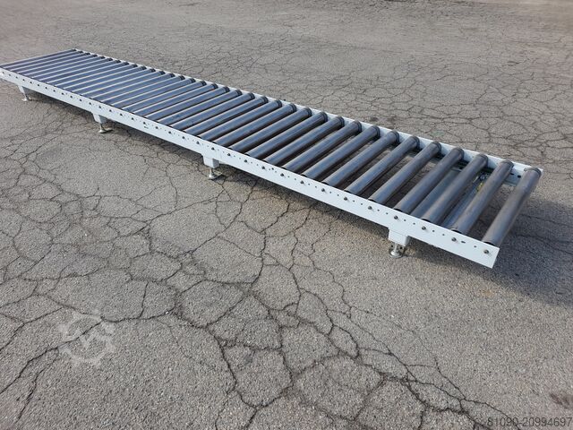 Powered roller conveyor 5200x920x300 mm, roller length L=900 mm  