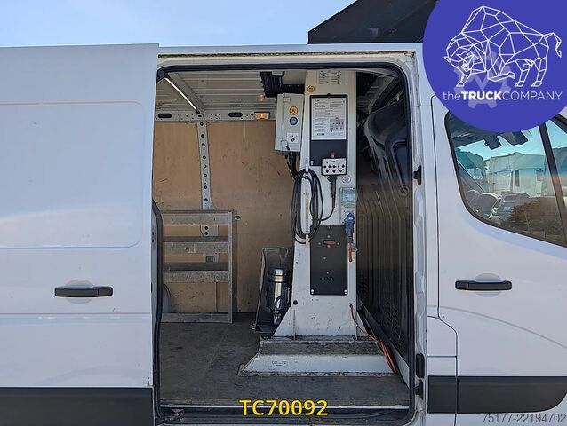 Lifting platform Renault Master 145.35 nacelle klubb