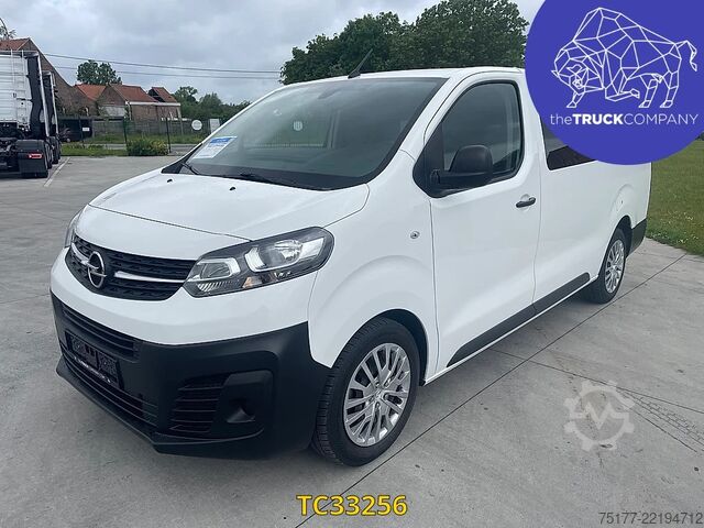 Panel van Opel Vivaro 2.0 CDTI DUBBELE CABINE - 5 ZITPLAATSEN