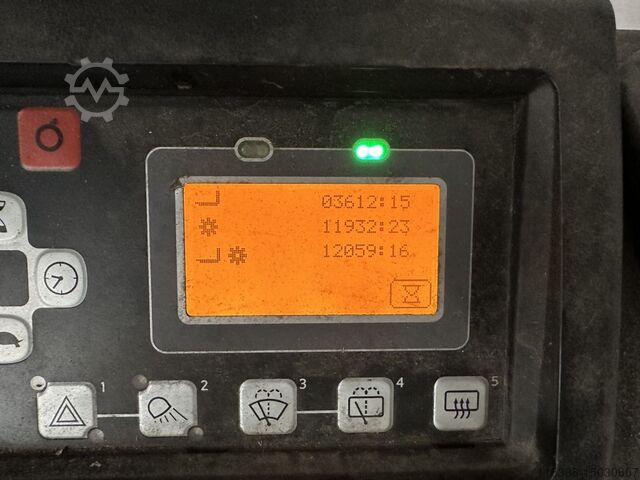 Electric 4-wheel forklift Toyota 8FBM20T - SEITENSCHIEBER - KLAMMER