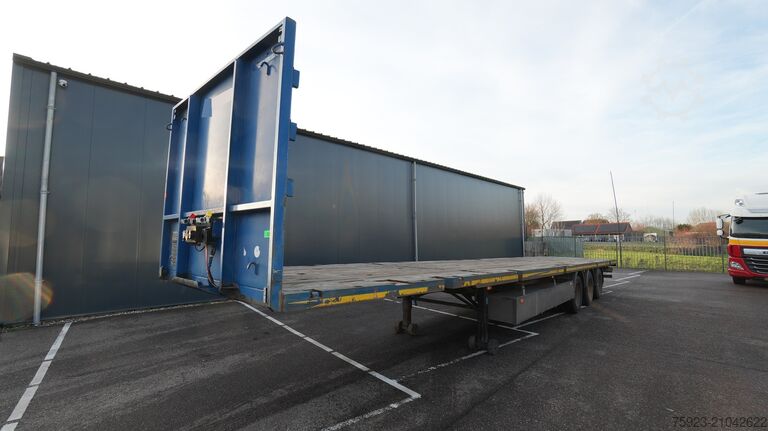 Platform trailer Pacton 3 AXLE FLATBED WITH TWISTLOCKS