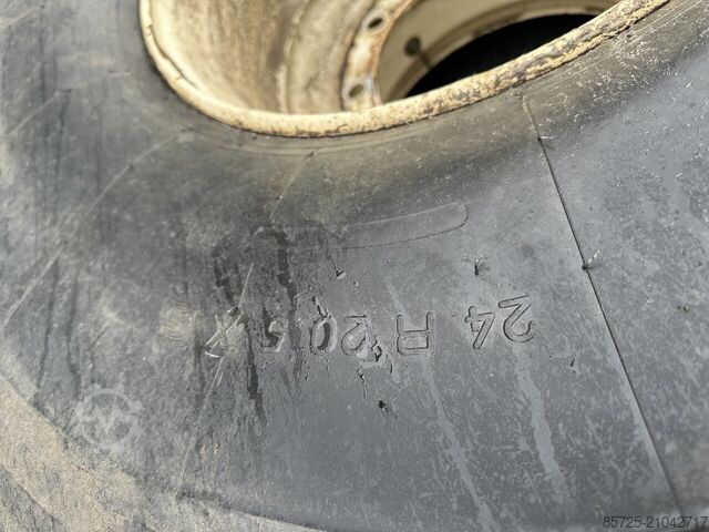 Rad mit Reifen Bandenmarkt 24x20.5 - Gebruikt