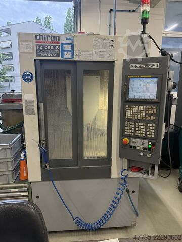 CNC Vertikales Bearbeitungszentrum CHIRON FZ08KS MAG