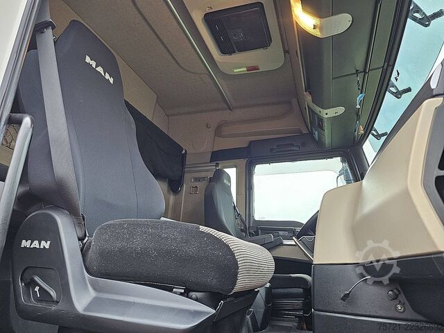 Standard-SZM MAN 18.500 TGX XLX INTARDER