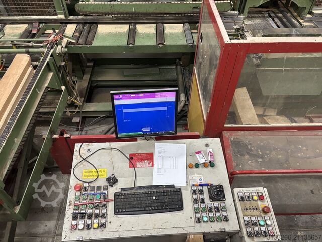 Bearbeitungszentrum mit Durchlauf Hundegger p10