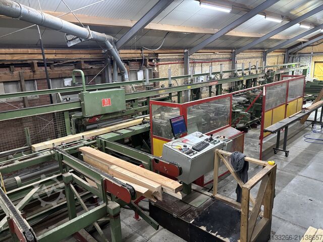 Bearbeitungszentrum mit Durchlauf Hundegger p10