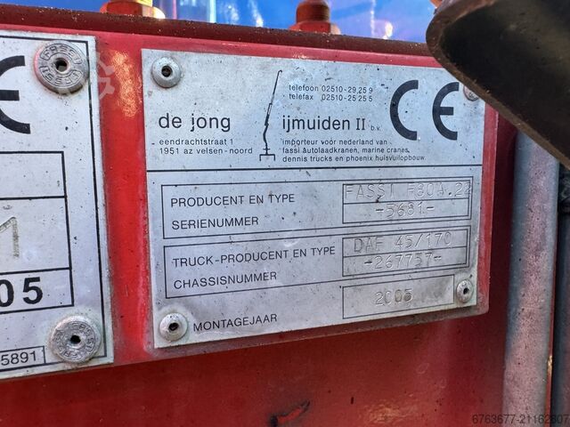 Kranwagen DAF LF 45.170 4x2 Kastenwagen mit FASSI F80A.22 Kran Baujahr 2005 DAF 45.170 4x2 bakwagen FASSI F80A.22 kraan 2005