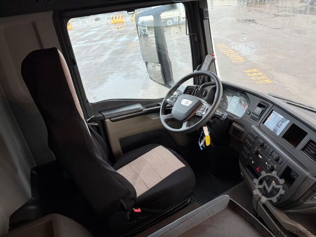 Lkw mit Ladekran und Wechselsystem (Abrollkipper) MAN 35.520 BL CH