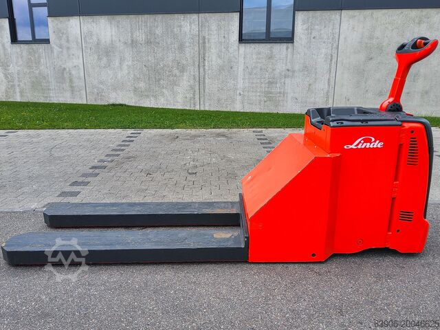 Warehouse technology Linde T 30